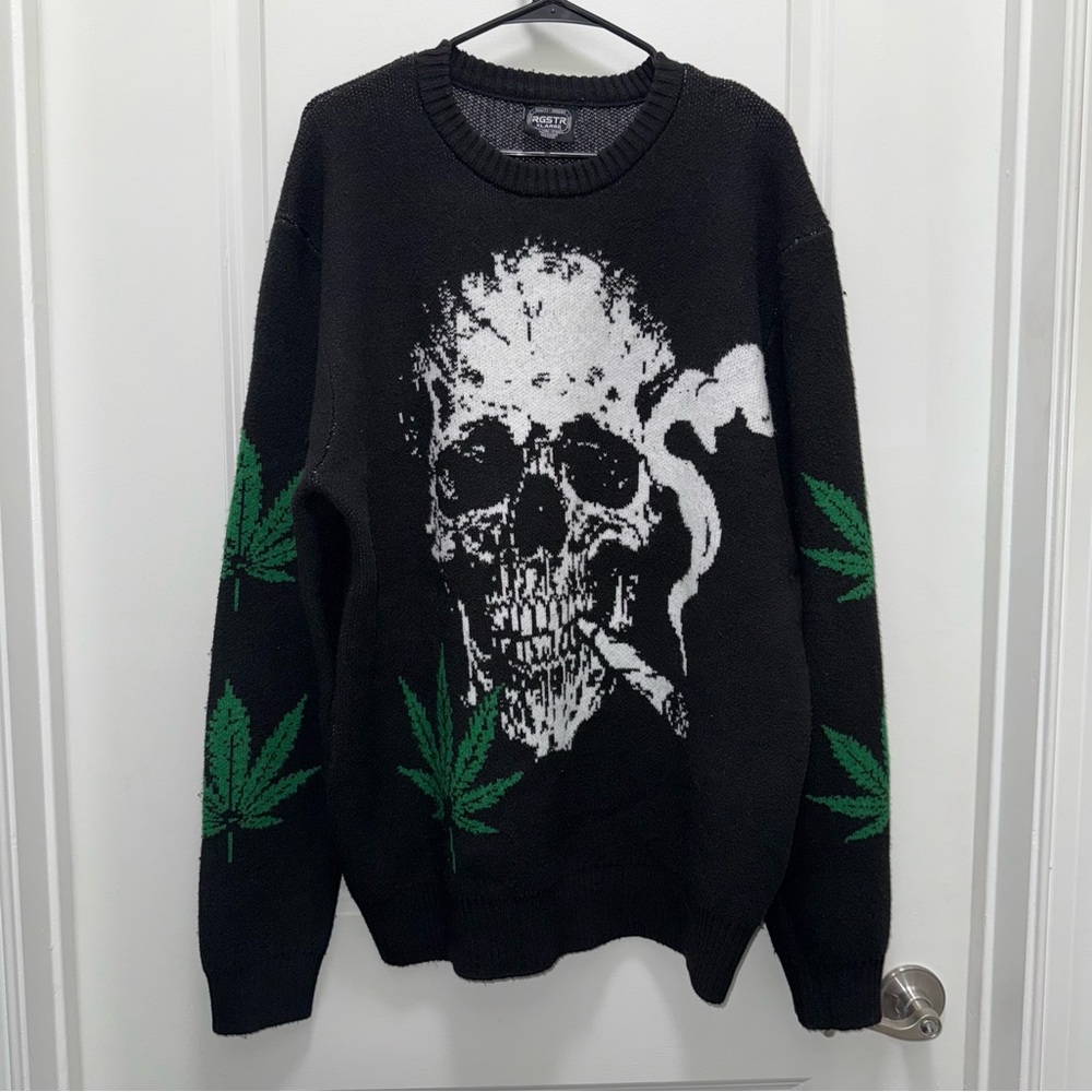 NWT RGSTR Oversize Skull Face Sweater
